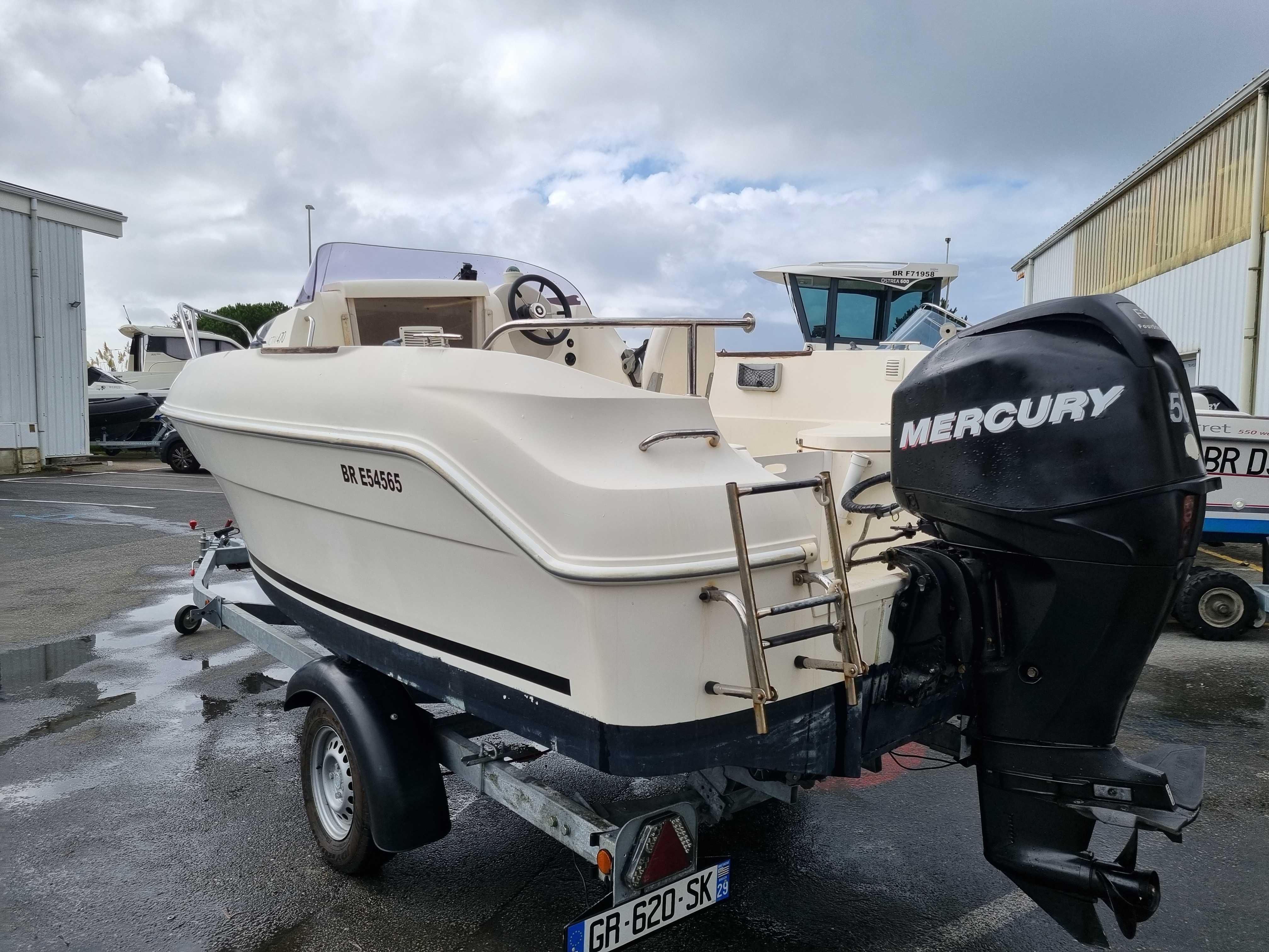 slider 1 Quicksilver Activ 470 Cabin